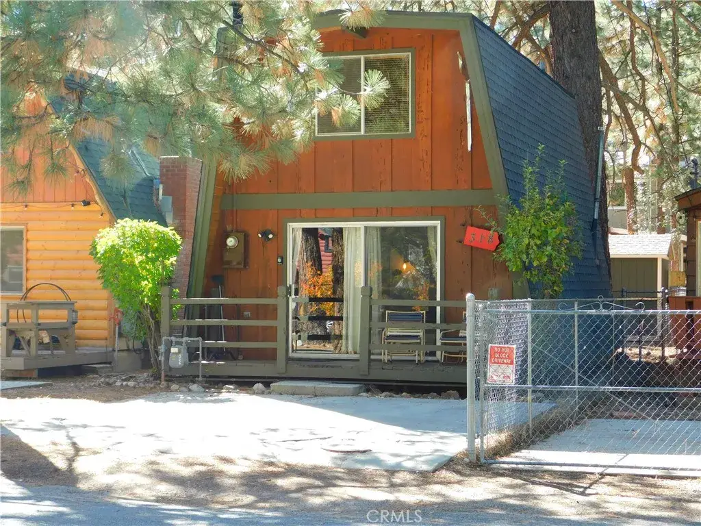 318 W Sherwood Boulevard, Big Bear City, CA 92314 - #1