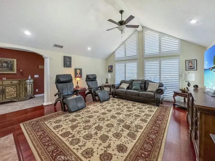 10700 Meadow Glen Way East, Escondido, CA 92026 - Image #2