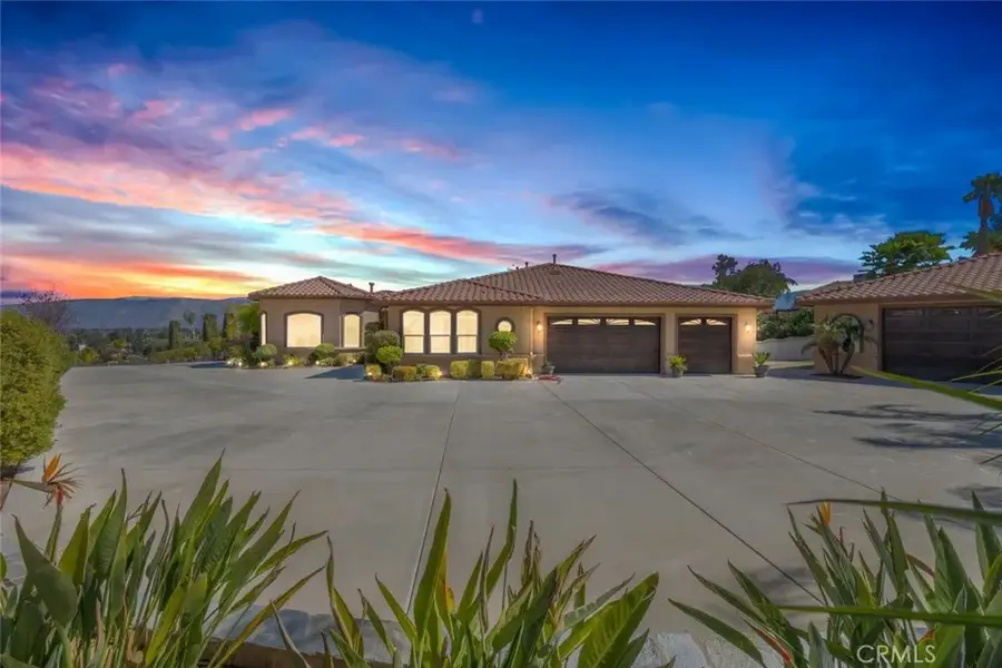 27430 Stonehenge Circle, Hemet, CA 92544 - Image #2
