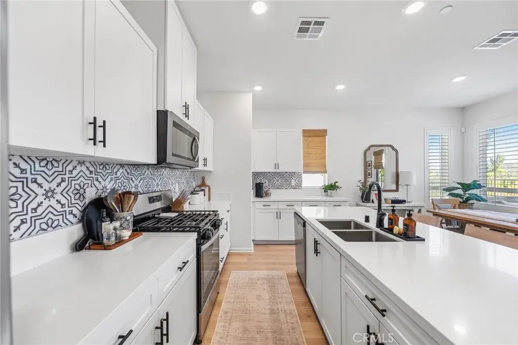 1060 Kendale Way, Vista, CA 92081 - Image #1