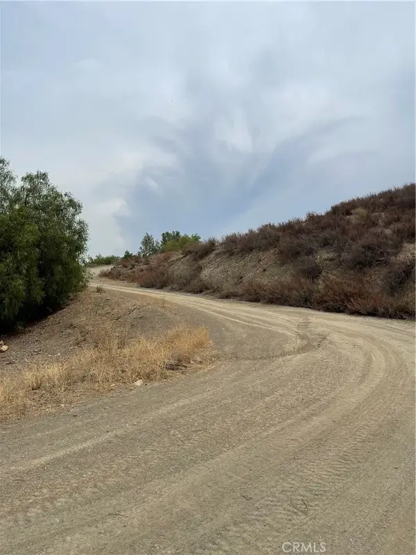 1 Camares, Palmdale, CA 93551