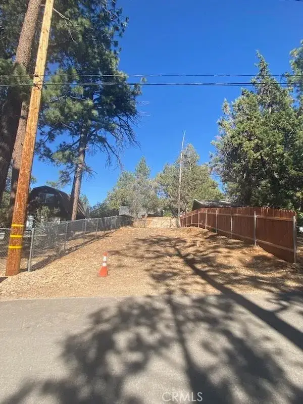 827 Wabash, Sugarloaf, CA 92386