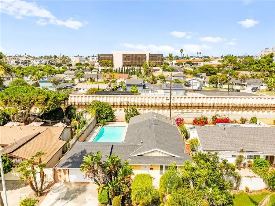 20401 Somerville Lane, Huntington Beach, CA 92646 - Image #2