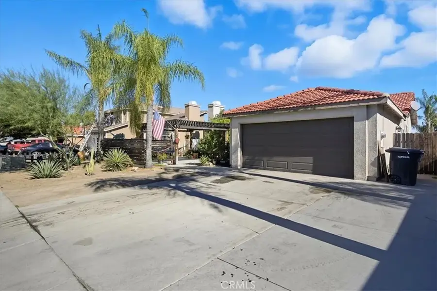 19250 Henshaw Ct, Lake Elsinore, CA 92530 - Image #2