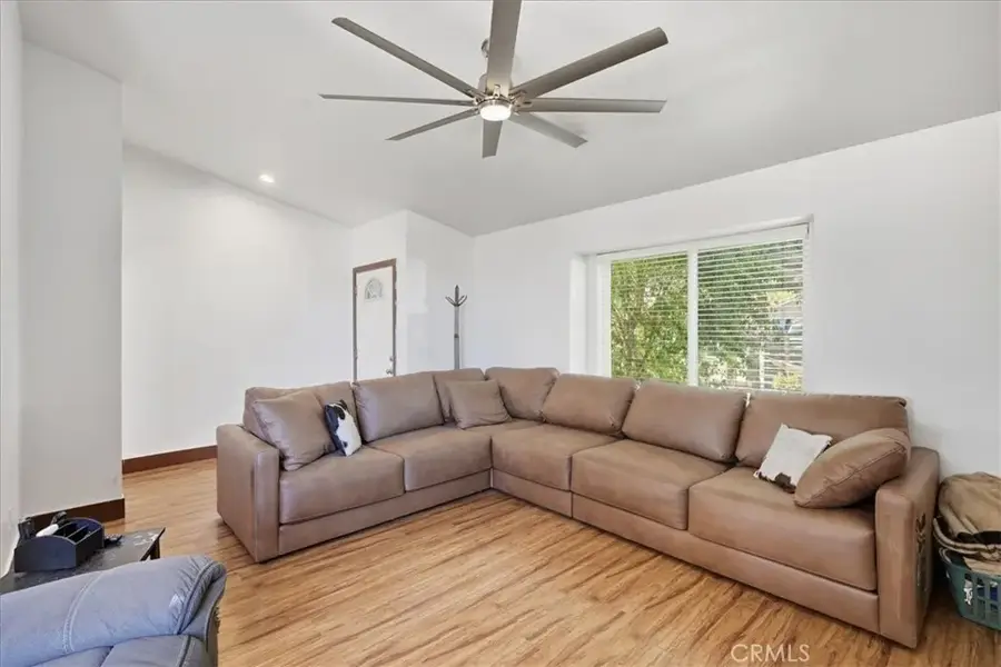 19250 Henshaw Ct, Lake Elsinore, CA 92530 - Image #3