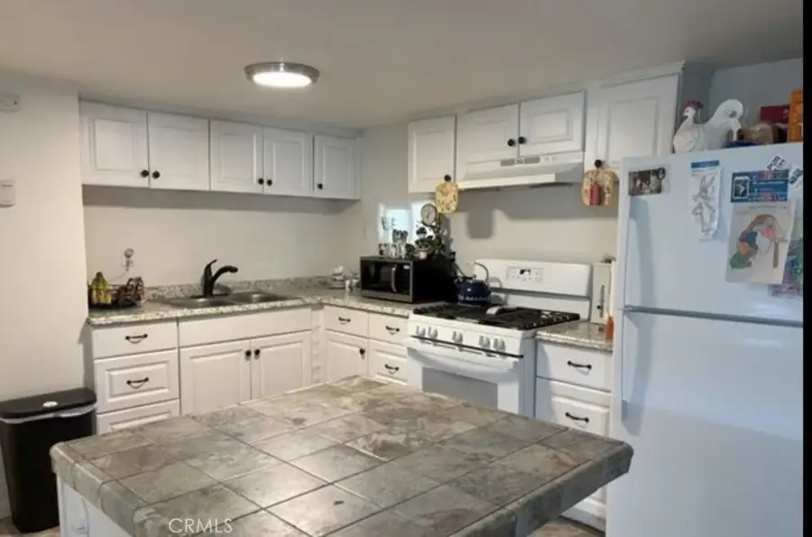 260 N Lyon #95, Hemet, CA 92543 - #2