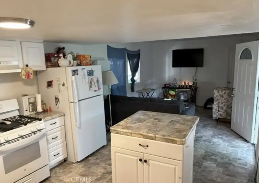 260 N Lyon #95, Hemet, CA 92543 - #3