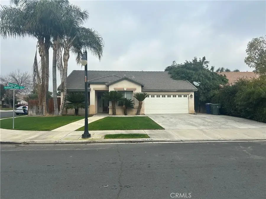10622 Yosemite Falls Avenue, Bakersfield, CA 93312 - Image #3