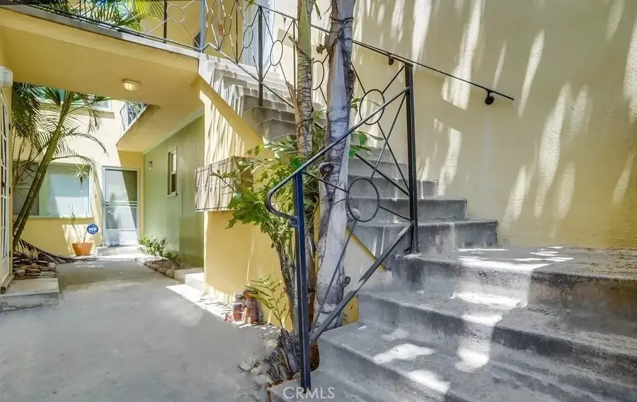 219 Esperanza Ave #7, Long Beach, CA 90802 - Image #2