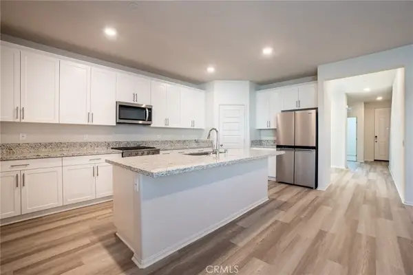 19508 Hanging Rock Rd., Lake Elsinore, CA 92532