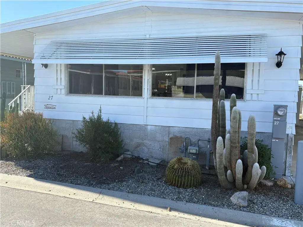 1895 W Devonshire #27, Hemet, CA 92545 - Image #1