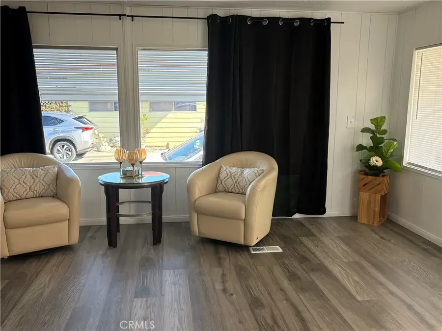 1895 W Devonshire #27, Hemet, CA 92545 - Image #3