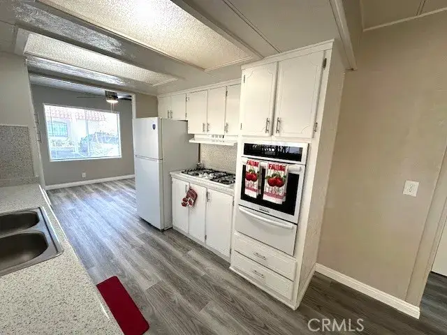 881 N. Lake Street #202, Hemet, CA 92544 - Image #3