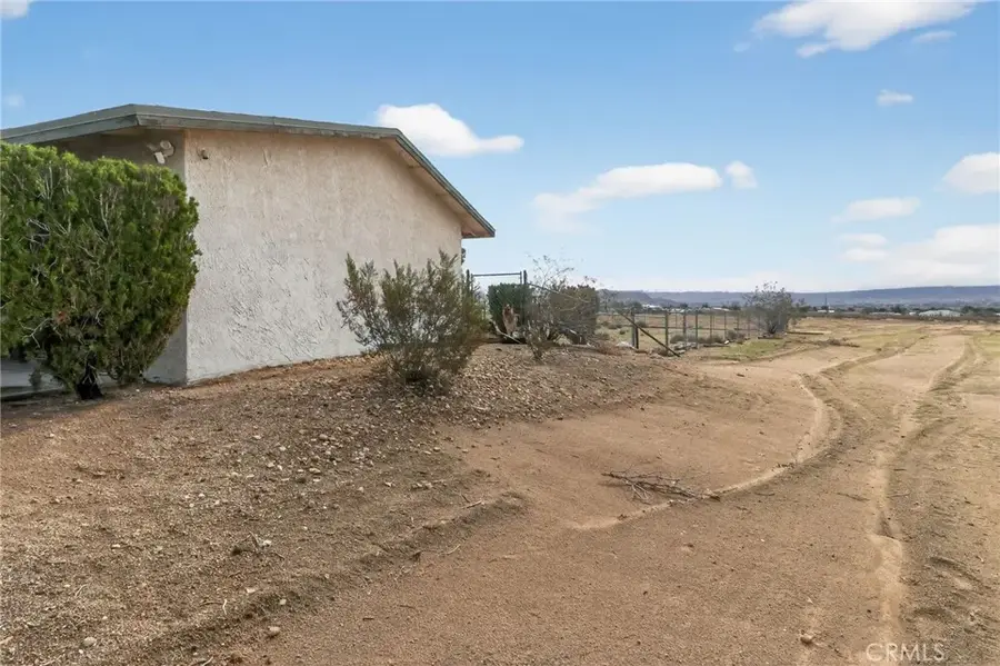 22575 Papago Road, Apple Valley, CA 92307 - #3