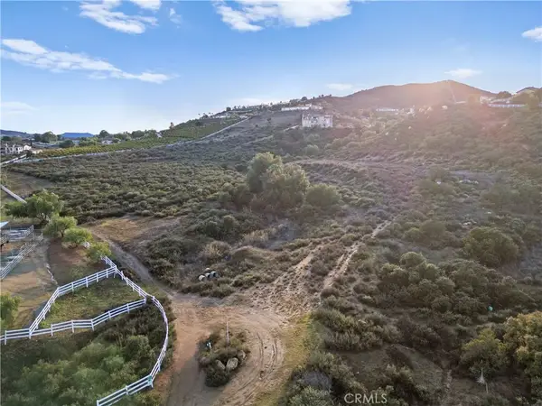 21903 Los Robles, Murrieta, CA 92562