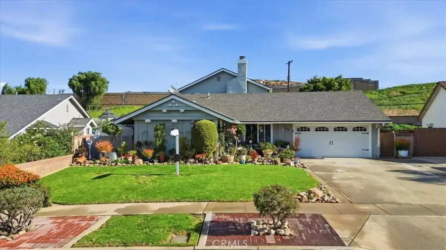 515 Newhall Dr., Corona, CA 92879 - #2