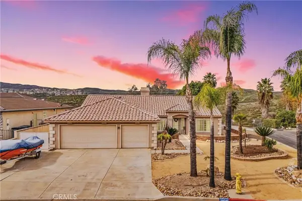 29595 Longhorn Drive, Canyon Lake, CA 92587