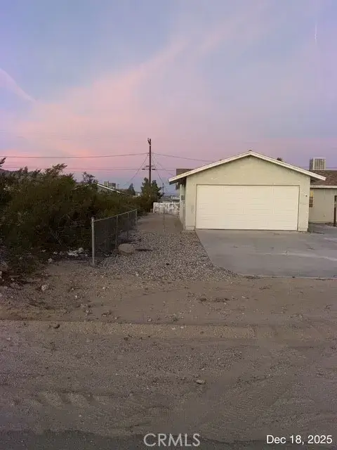 6772 Maude Adams, 29 Palms, CA 92277