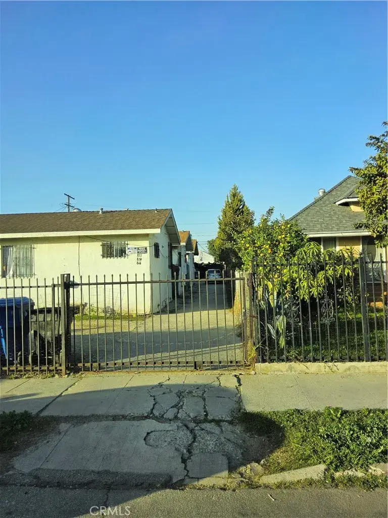 837 W 65th, Los Angeles, CA 90044 - #1