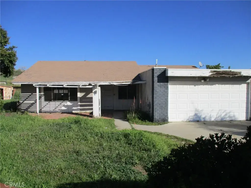 560 W 10th Street, Perris, CA 92570 - #1