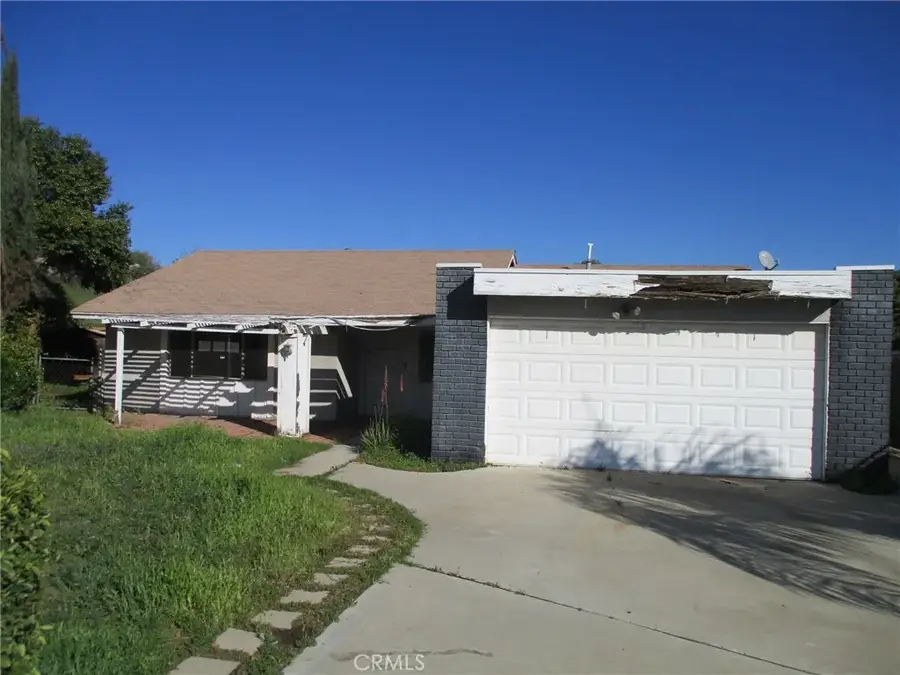 560 W 10th Street, Perris, CA 92570 - #2