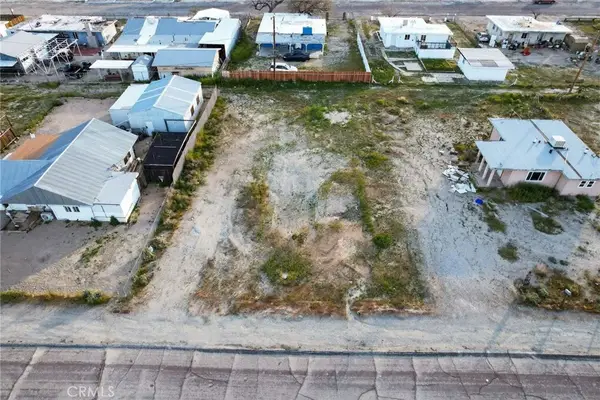 13797 Sutter St, Trona, CA 93562