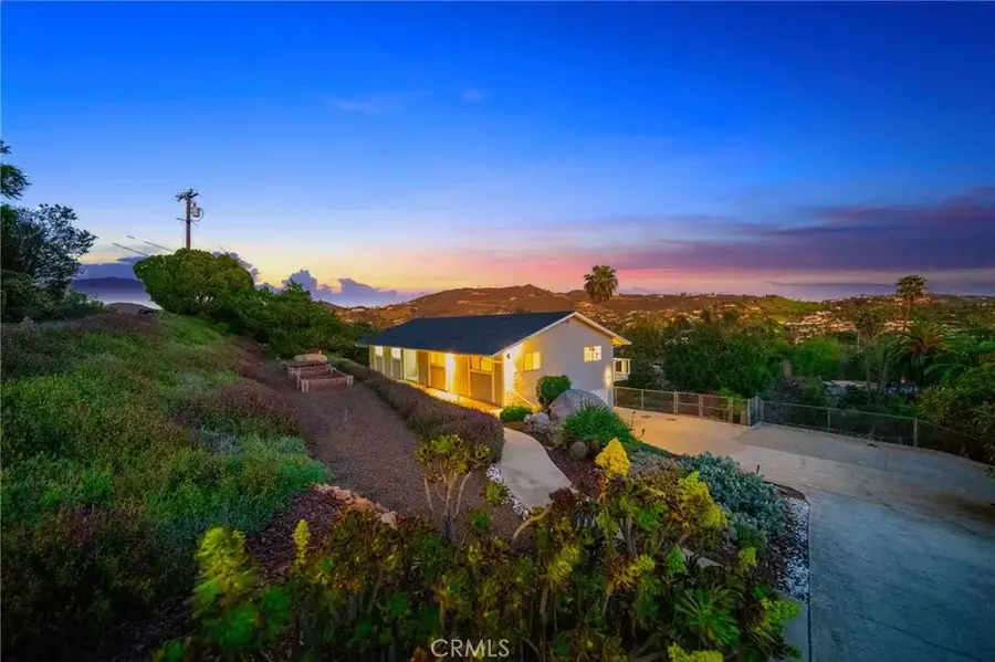 358 Sunrise Circle, Vista, CA 92084 - #3