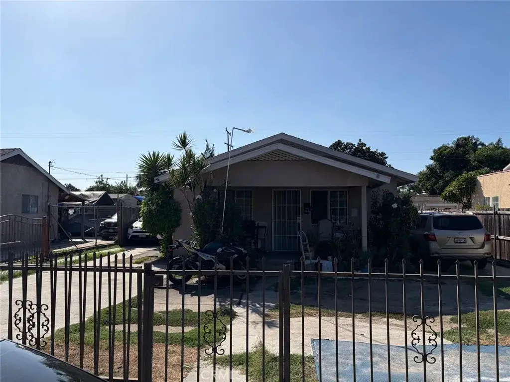 6221 Heliotrope, Bell, CA 90201 - #1