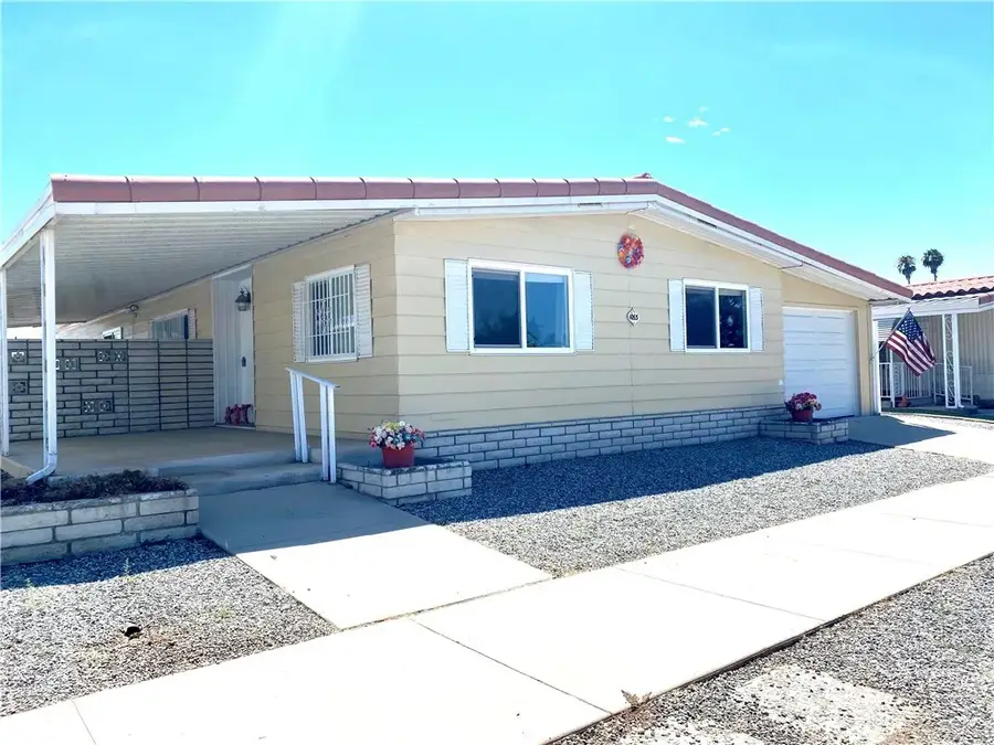 1053 W Johnston Avenue, Hemet, CA 92543 - #2