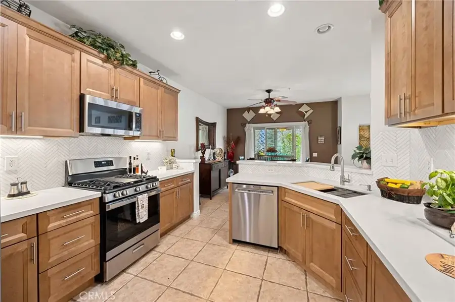 33433 Emerson Way #B, Temecula, CA 92592 - #2