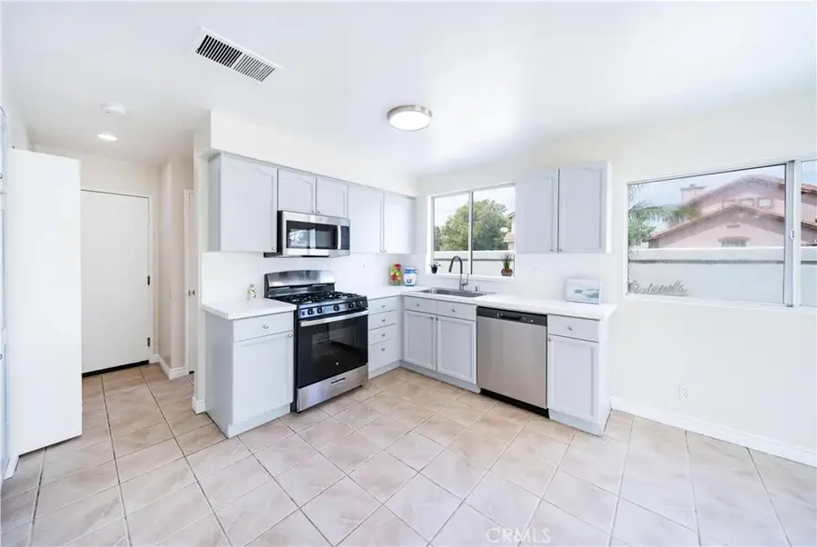877 Willowcreek, Corona, CA 92878 - #2