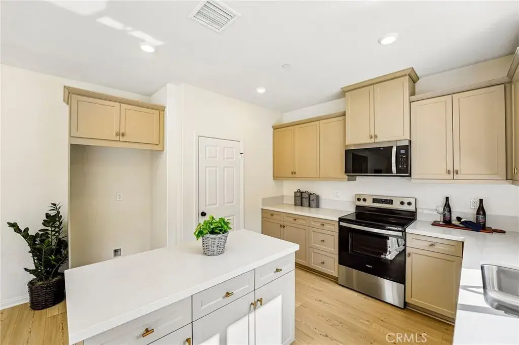 884 Porta Marina Lane, Lake Elsinore, CA 92530 - #1