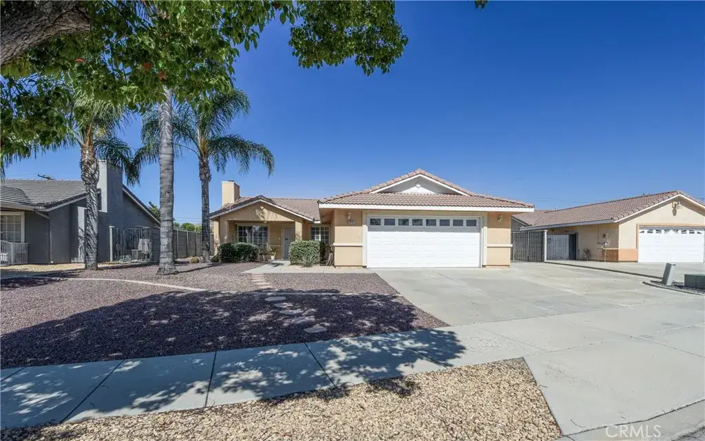 1215 Auburn, Hemet, CA 92545 - #1