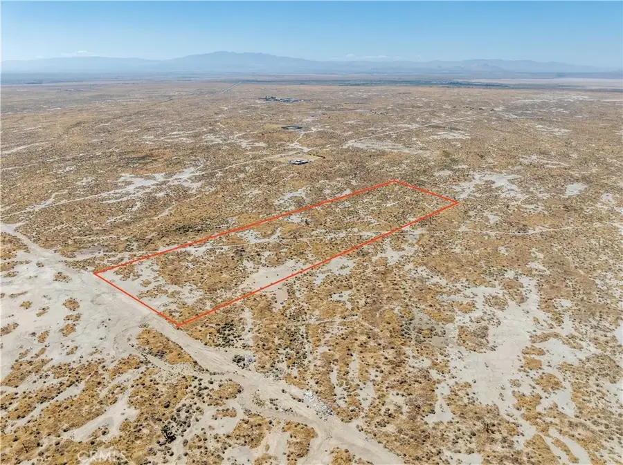 22 Avenue F, North Antelope Valley, CA 93535 - #3