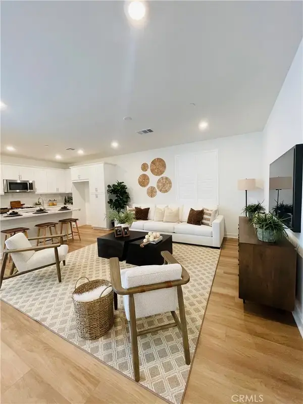 2004 Dewdrop, Upland, CA 91739