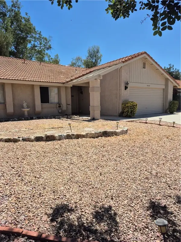1925 Silver Oak Way, Hemet, CA 92545