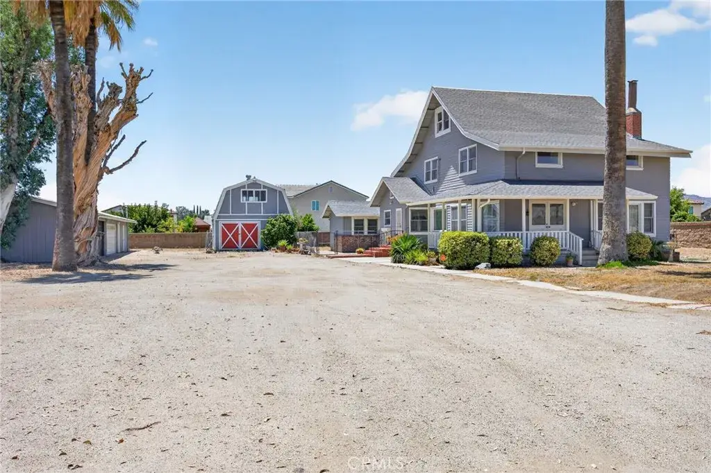 1424 De Anza, San Jacinto, CA 92582 - #1