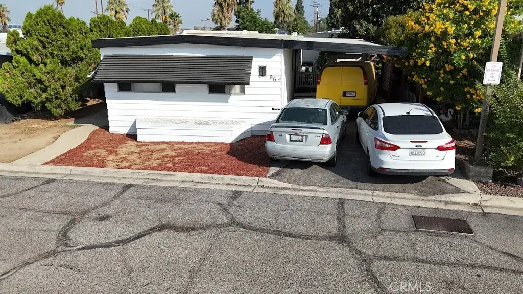1560 Massachusetts #96, Riverside, CA 92507 - #1