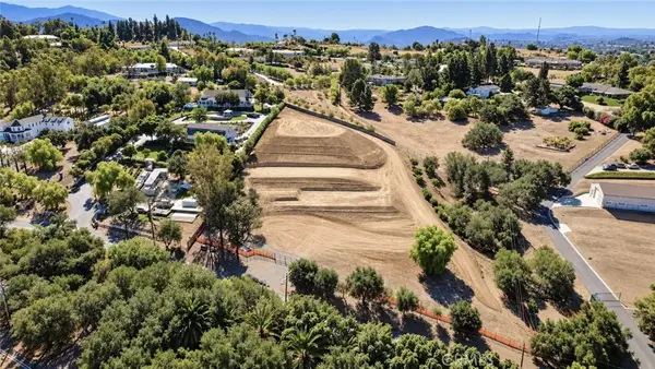 3261 Live Oak Park, Fallbrook, CA 92028