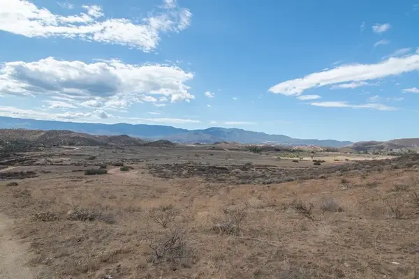 42122 Powerline, Hemet, CA 92543
