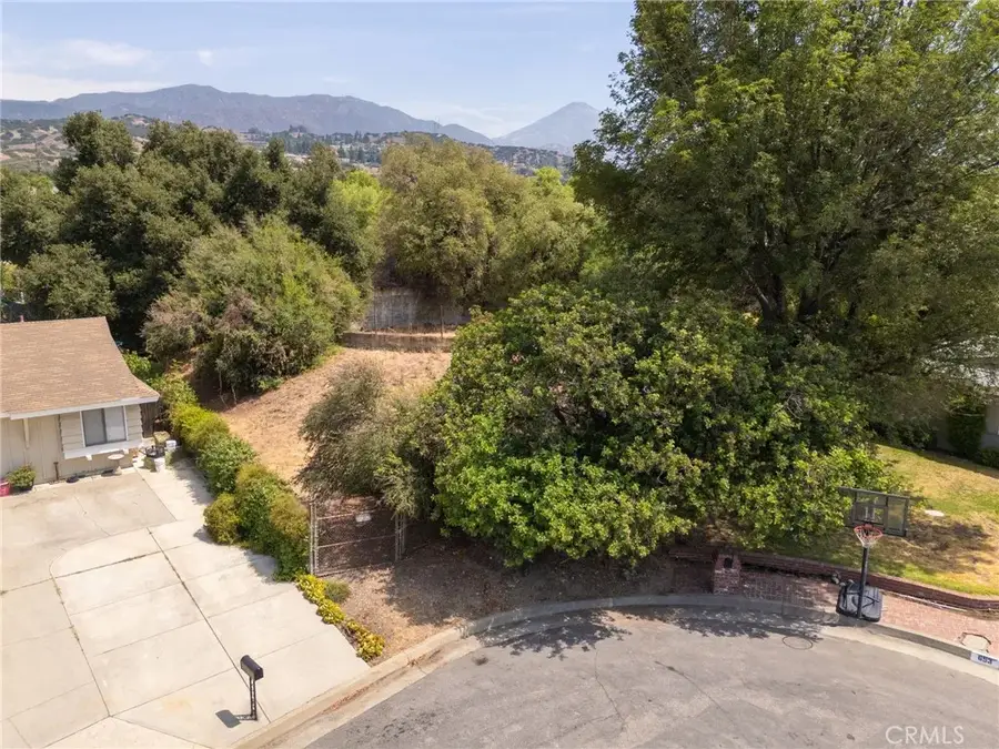 4053 N Towne, Claremont, CA 91711 - Image #2