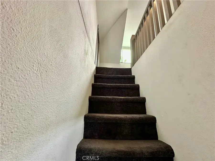 160 W 48th Street, Los Angeles, CA 90037 - Image #3