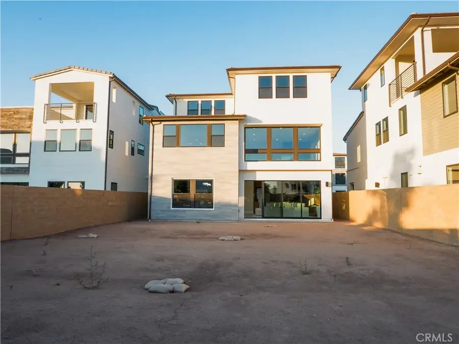 221 Stage, Irvine, CA 92618 - Image #2