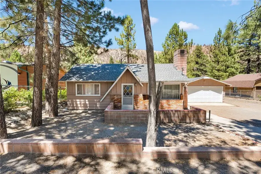 592 Mountain View Avenue, Wrightwood, CA 92397 - Image #2