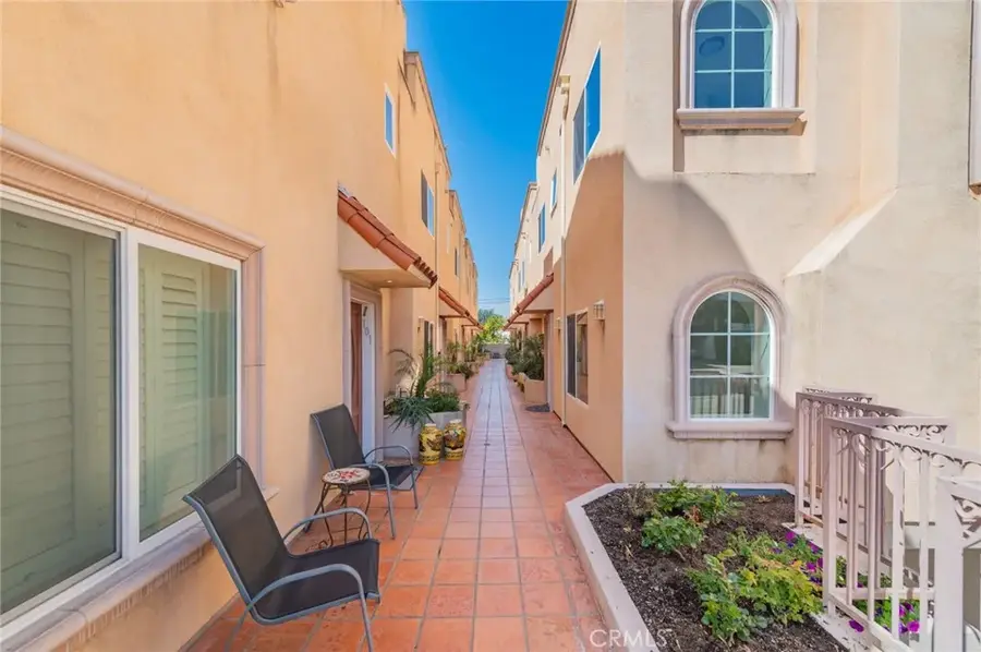 5719 Camellia Avenue #102, North Hollywood, CA 91601 - Image #2