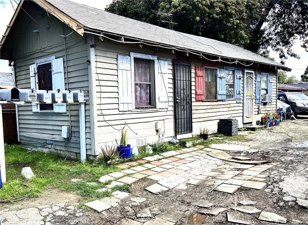 12106 S Willowbrook, Compton, CA 90222 - #1