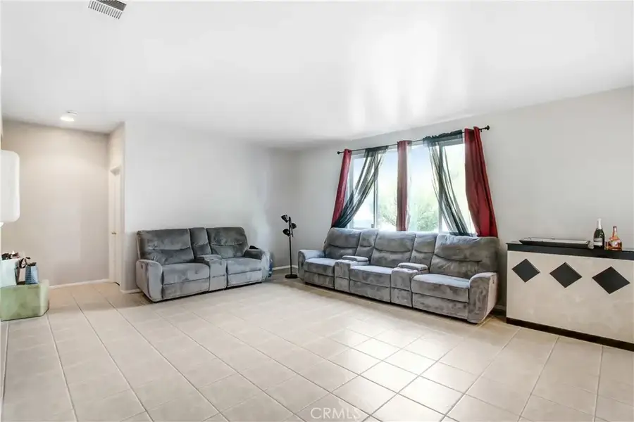 172 Goldenrod, Perris, CA 92570 - #3