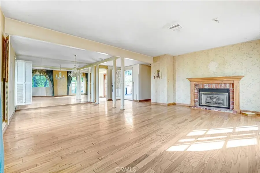 5843 Nevada Avenue, Woodland Hills, CA 91367 - Image #3