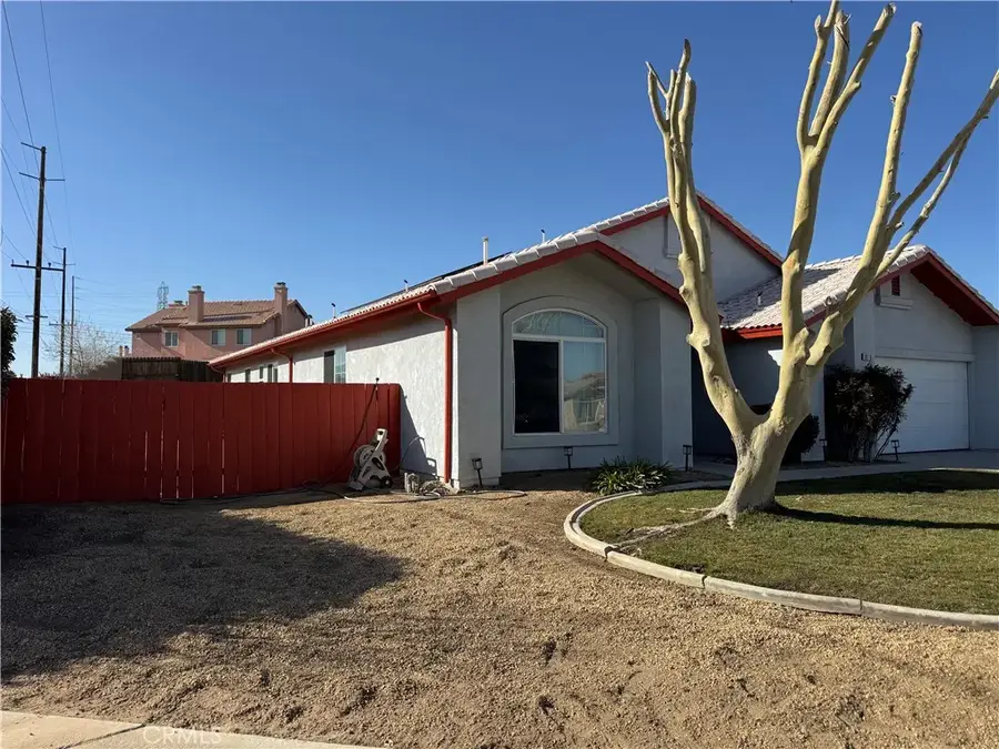 8910 Newcastle, Hesperia, CA 92344 - Image #2