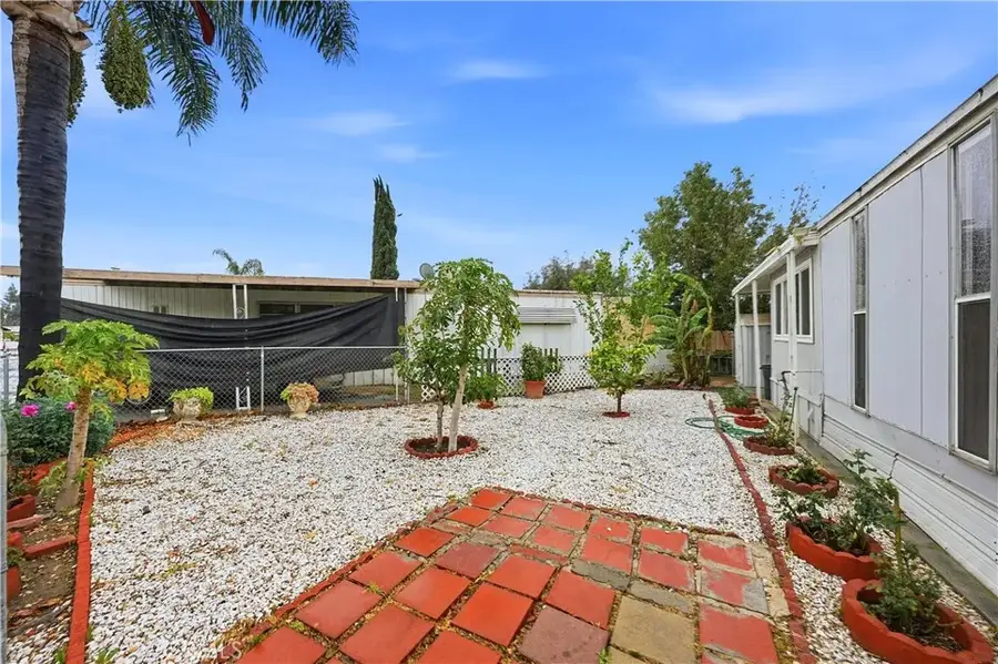 8787 Locust #24, Fontana, CA 92335 - #2